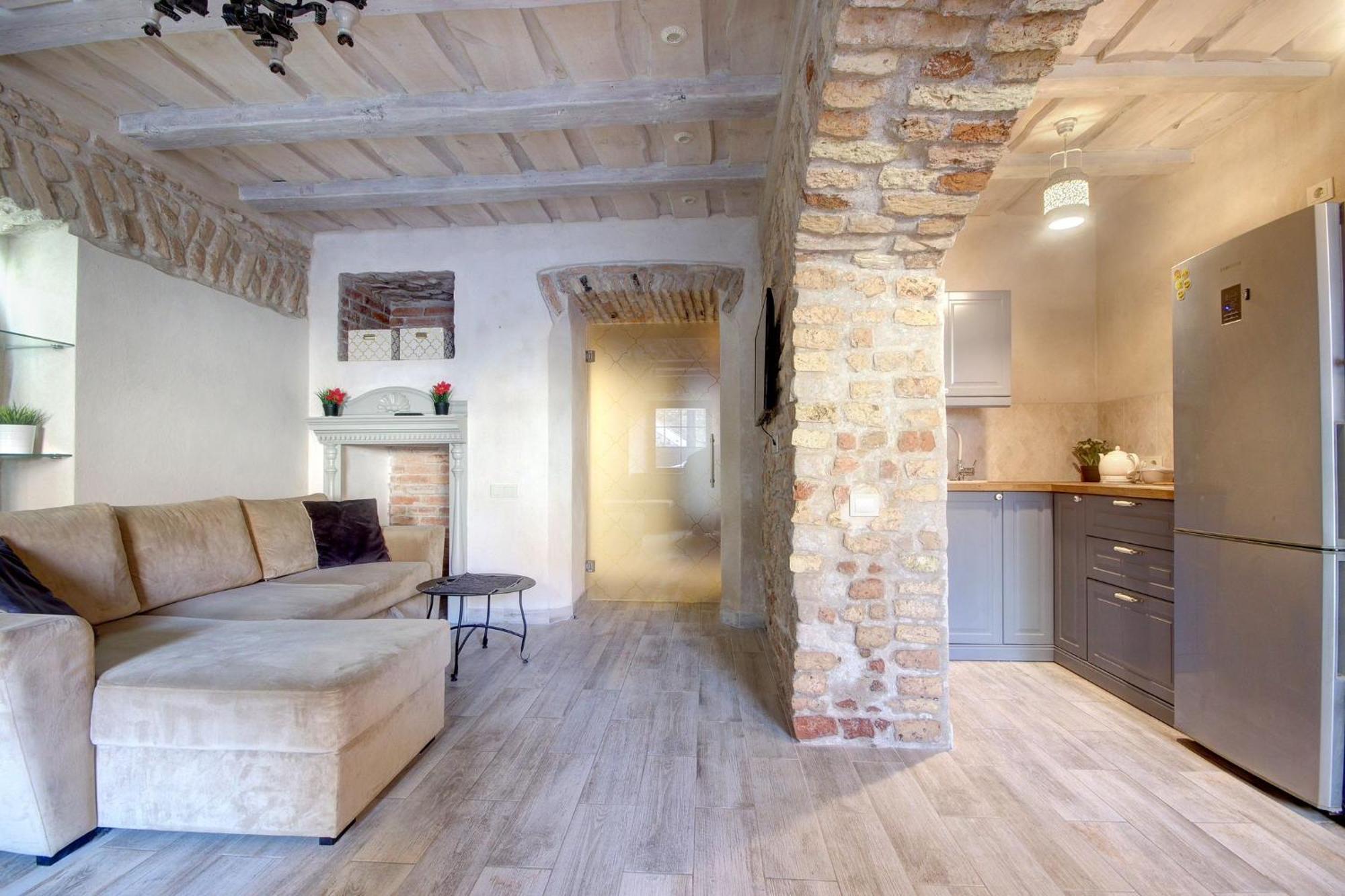 Historical Apartments X Free Parking Self Check In 24X7 By H&H VNO Exterior photo