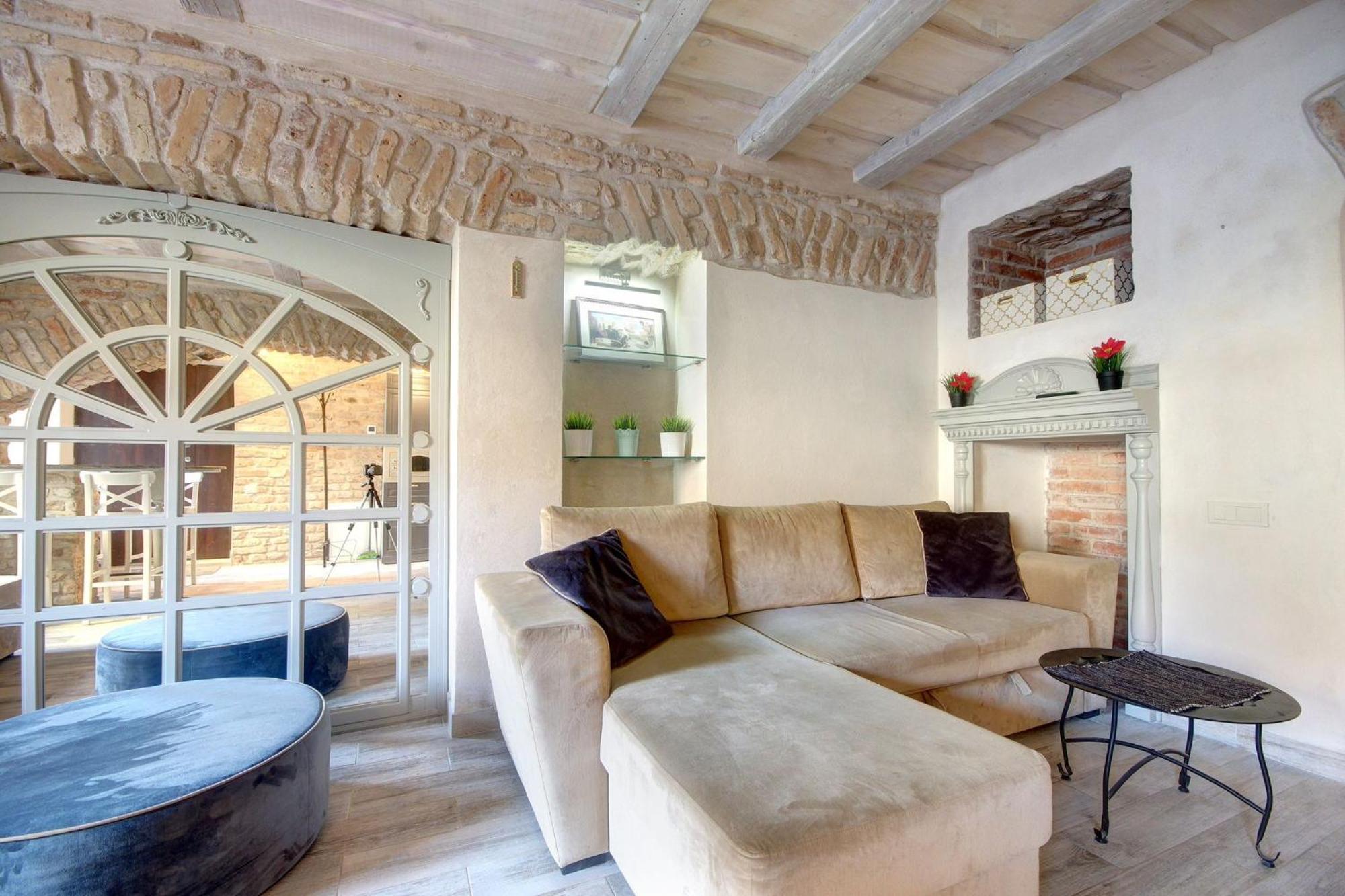 Historical Apartments X Free Parking Self Check In 24X7 By H&H VNO Exterior photo